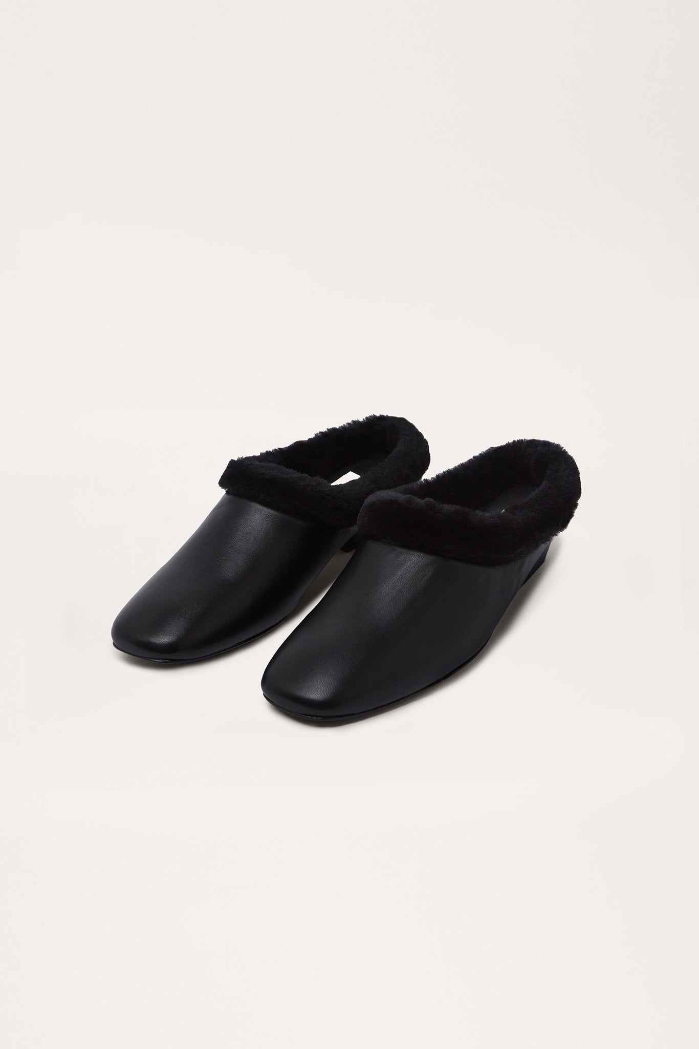 MATU FURRY MULES, BLACK