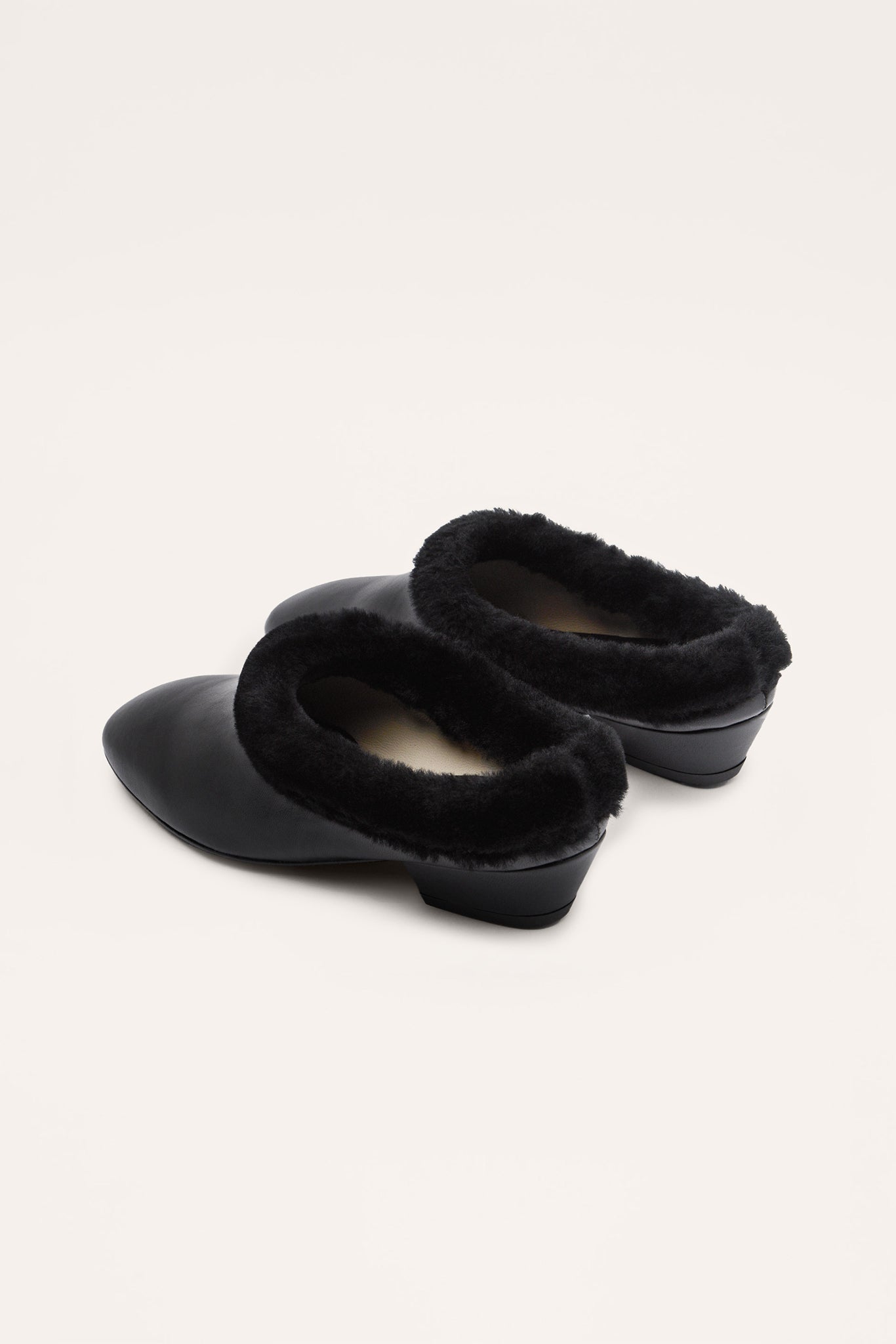 MATU FURRY MULES, BLACK